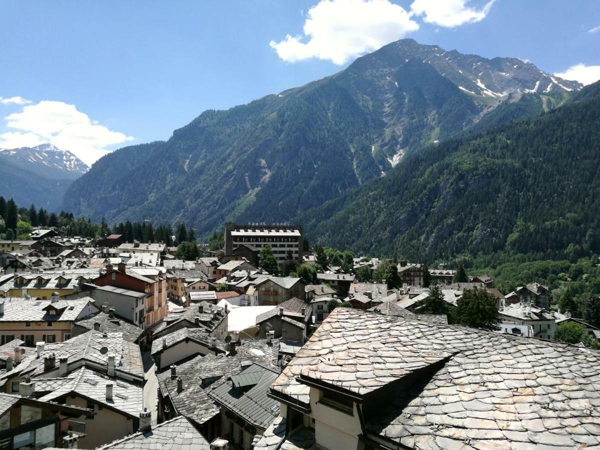 Ferienwohnung L'Atelier Du Temps - Hemmet Courmayeur Exterior foto